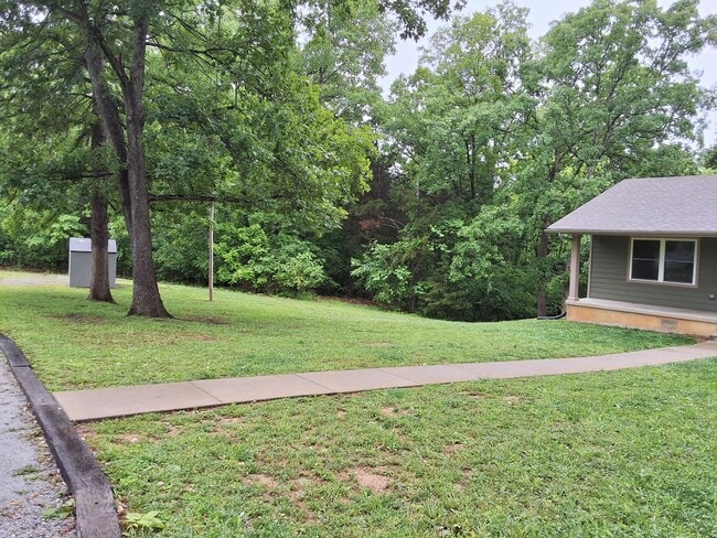 Building Photo - Beautiful 4 Bedroom 2 Bath Home