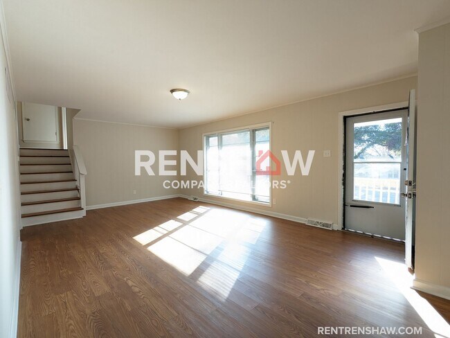 Building Photo - 4482 Yale - Prominent Corner Property - No...