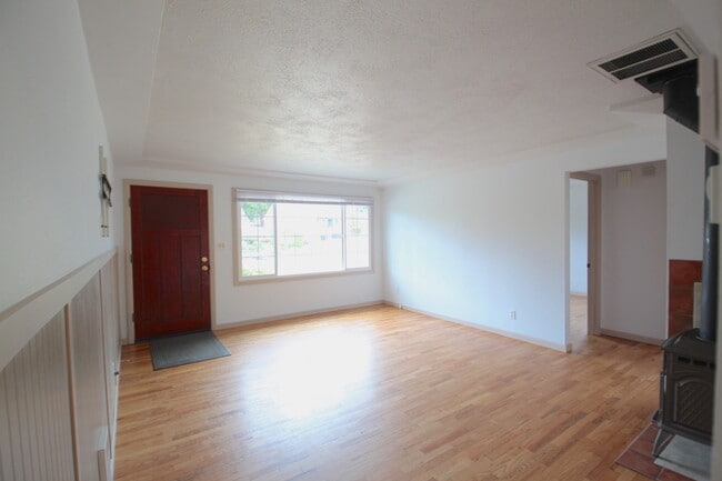 Building Photo - 4518 S 11th St