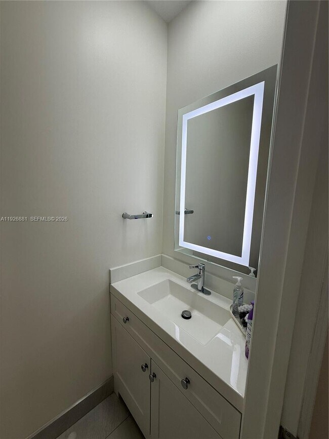 Foto del edificio - 11128 W 32nd Ln