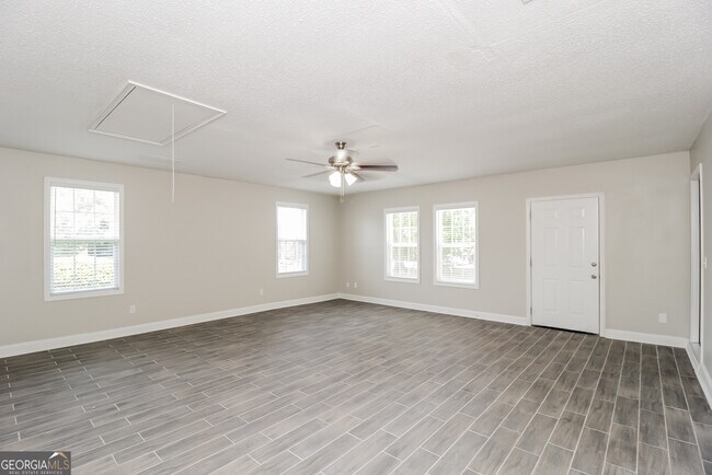 Building Photo - 66 Olde Town Way