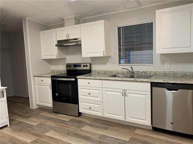Building Photo - 36148 Begonia Ave