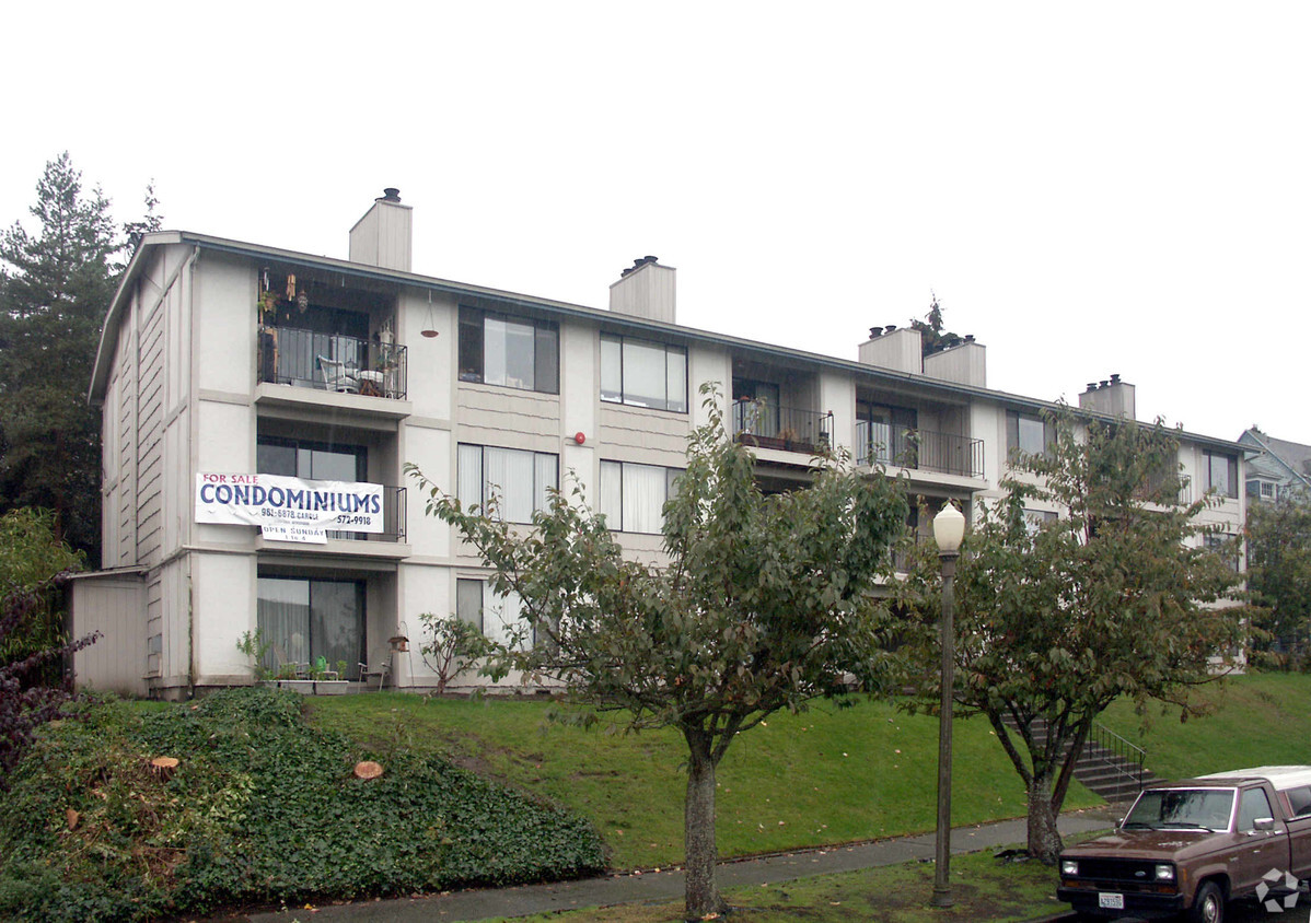 Building Photo - Terrace View