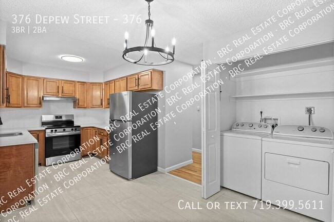 Building Photo - 376 Depew St