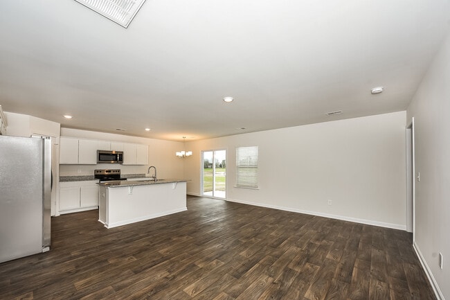 Building Photo - 123 King Buck Dr