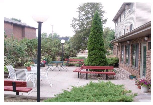 Foto del edificio - Winnebago County Housing