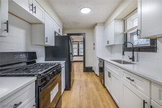 Building Photo - 849 Glenn St