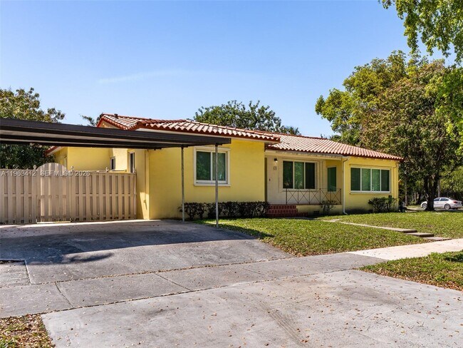 Foto del edificio - 630 SW 25th Rd