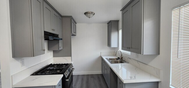 Foto del edificio - 1203 W 164th St