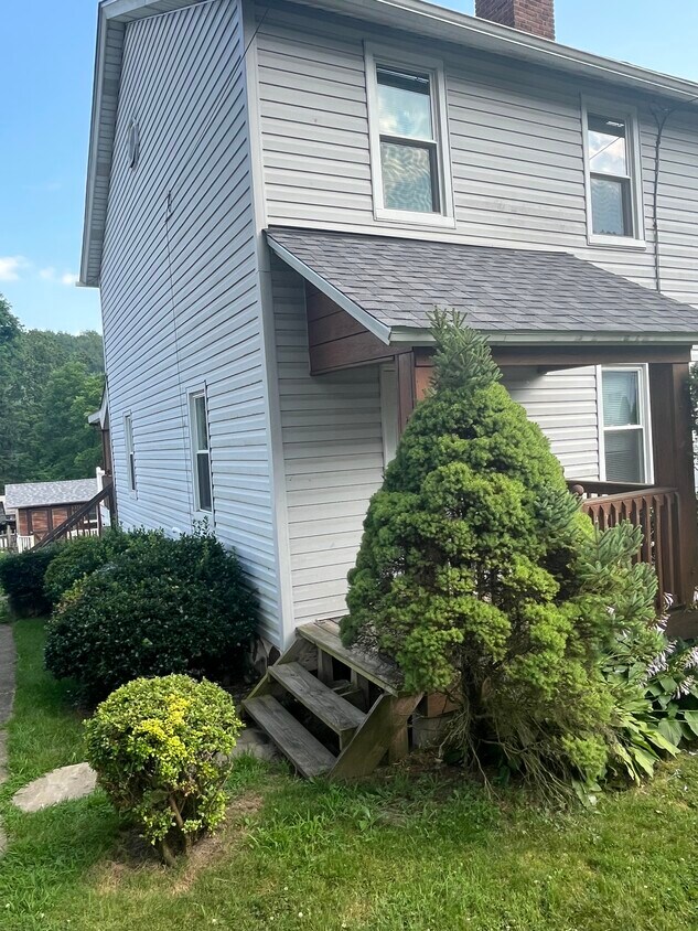 Primary Photo - 3611 Downing St