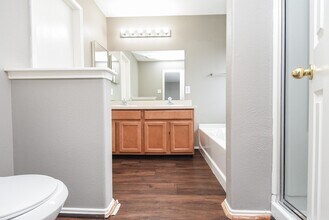 Building Photo - 642 Kiley Dr