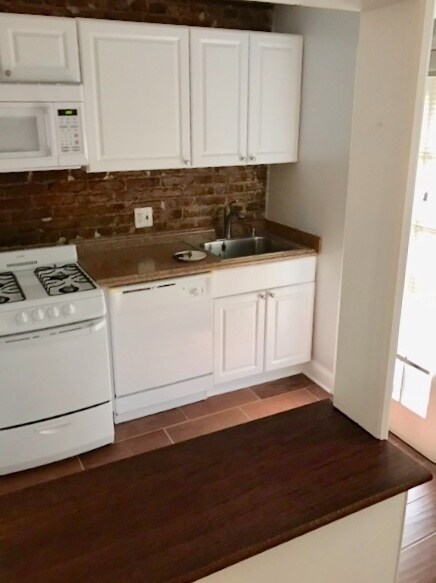 Foto del edificio - 2 BED 1 BATH Condo on the 1st Floor of The...