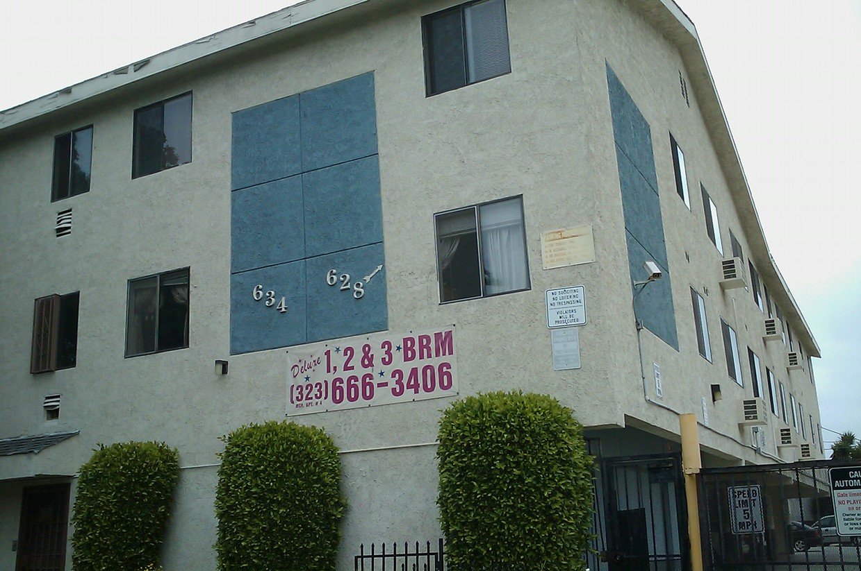 Primary Photo - 634 N Alexandria Ave