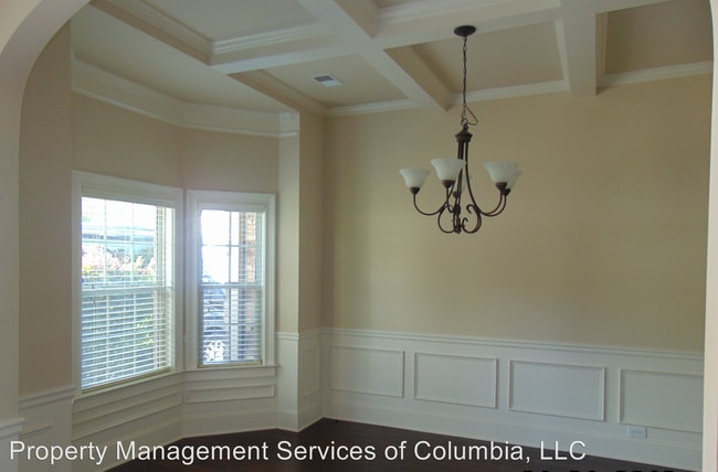 Building Photo - 5 br, 3.5 bath House - 307 Lake Frances Dr.