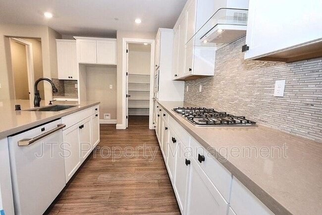 Building Photo - 3318 Jackrabbit Ct