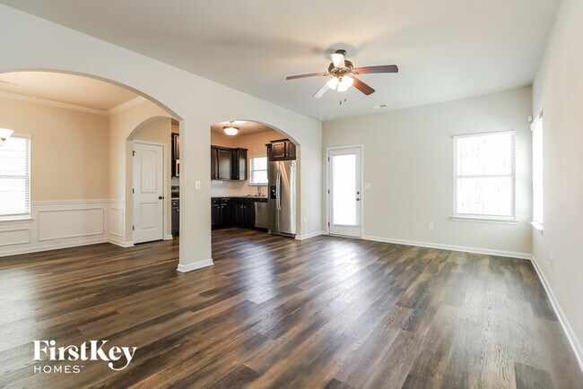 Foto del edificio - 5768 Woodside Crossing