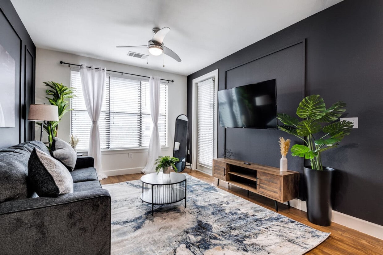 Foto principal - 5250 Town and Country Blvd