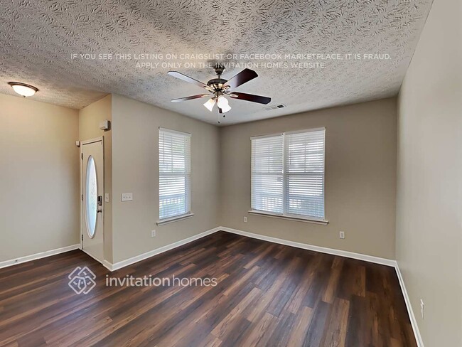 Building Photo - 4612 Legacy Square