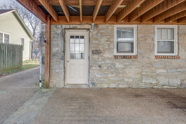 Building Photo - 129 43rd Ave N