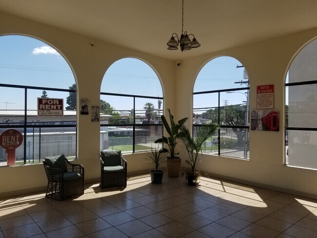 Building Photo - 13801 Yukon Ave