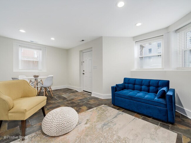 Foto del edificio - 3750 W Cortland St