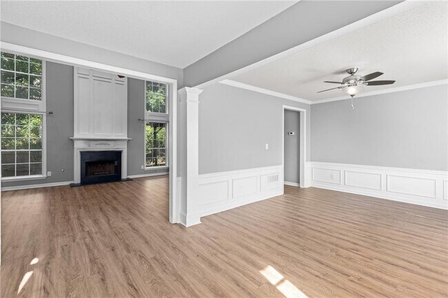 Building Photo - 13030 Carriage Park Ln