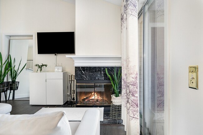 Building Photo - 137 Tyson Commons Ln