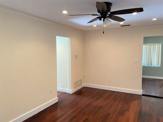 Building Photo - 2/1 Single Family Home in College Park