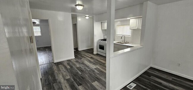 Foto del edificio - 109-11 N Burlington St