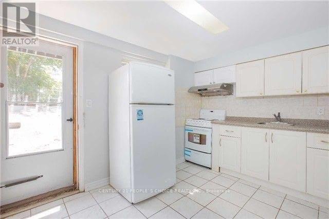Primary Photo - 43 Wolseley St