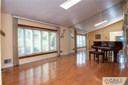 Building Photo - 38 Brookside Rd