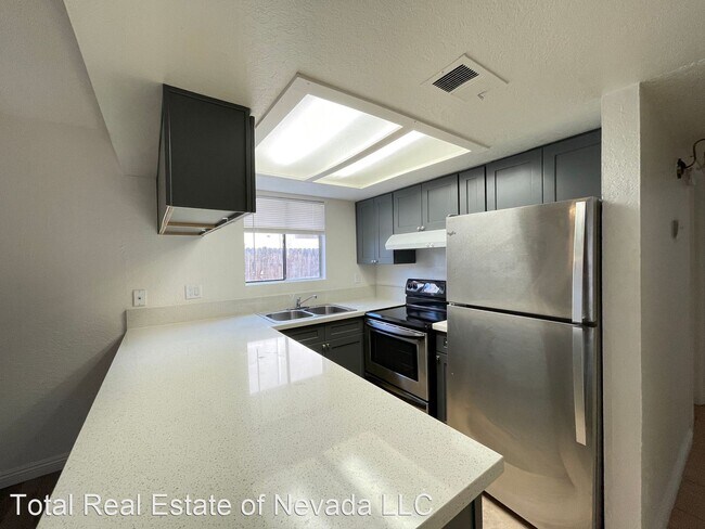 Foto del edificio - 2 br, 2 bath House - 6241 Bellota Dr #A