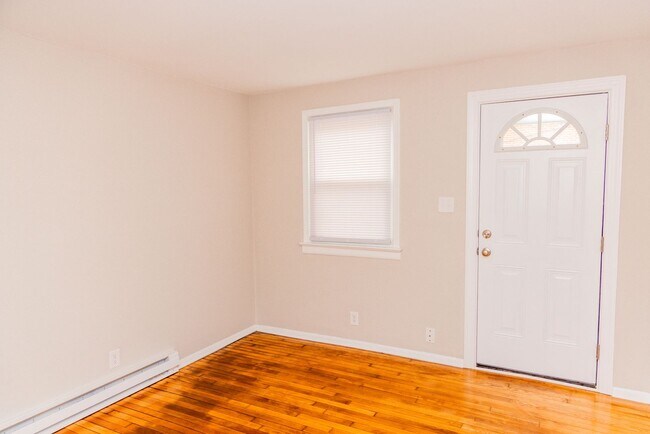 Foto del edificio - 1903 Grayland- 2 Bedroom in Randolph 1/2 off first month!