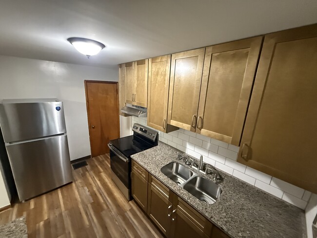 Building Photo - 3166 Sullivant Ave