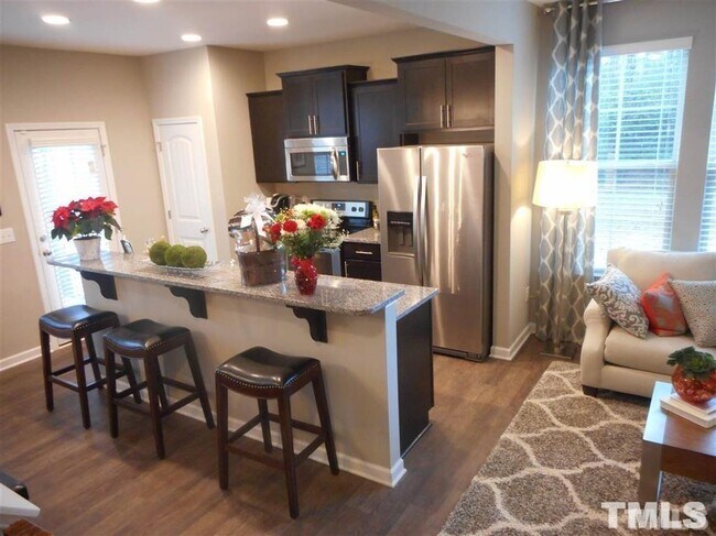 Building Photo - 2609 Benevolence Dr
