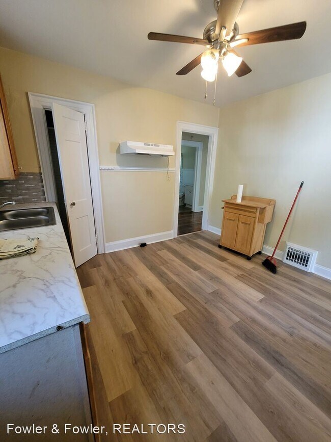 Building Photo - 2 br, 1 bath House - 415 Forrest St