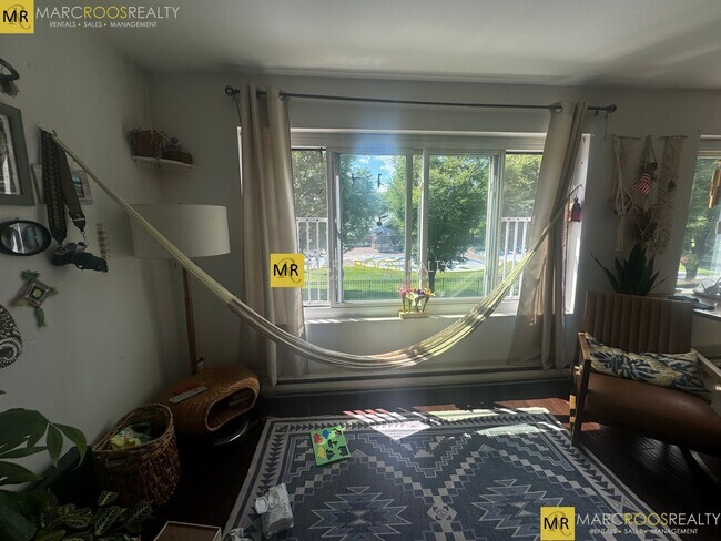 Foto del edificio - 132 Marginal St