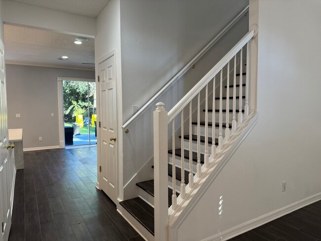 Foto del edificio - 7237 Bellingham Oaks Blvd