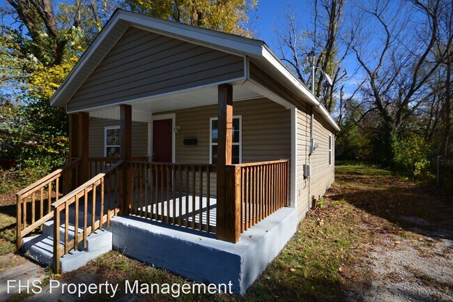 Building Photo - 2 br, 1 bath House - 526 N Warren Avenue