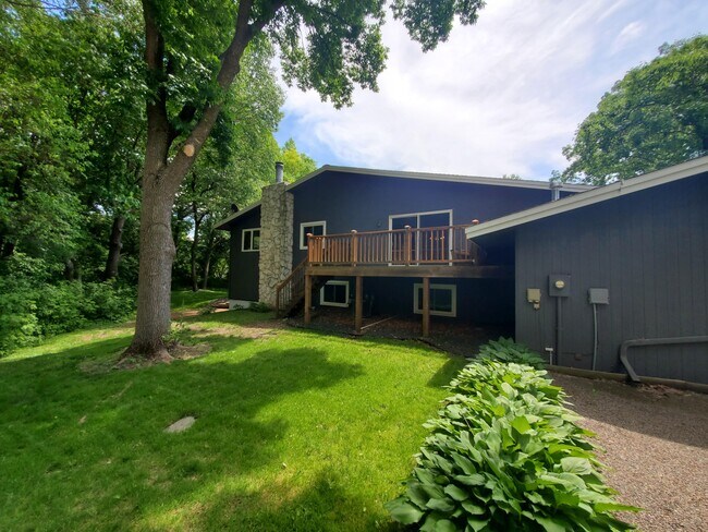 Foto del edificio - 2517 Cedar Hills Dr