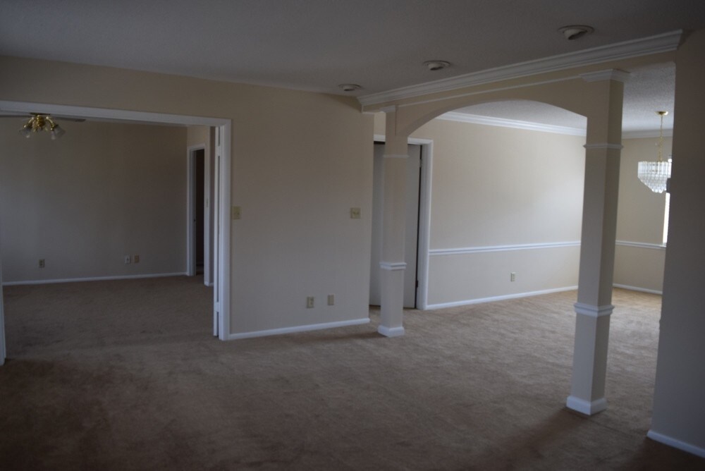 Building Photo - Willowbrook Condominiums