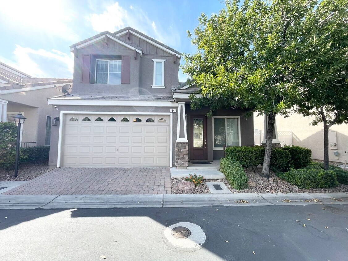 Primary Photo - 7547 Grassy Bank St