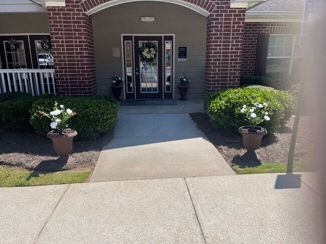 Foto del edificio - Skyline Trace Apartments