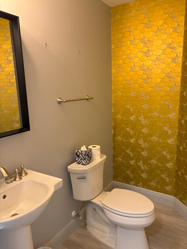 Guest Bath - 260 Hidden Bay Dr