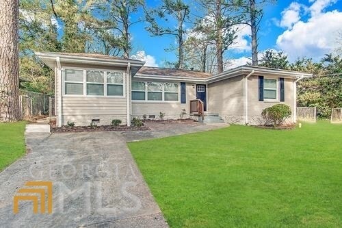 Building Photo - 3115 Pinehill Dr