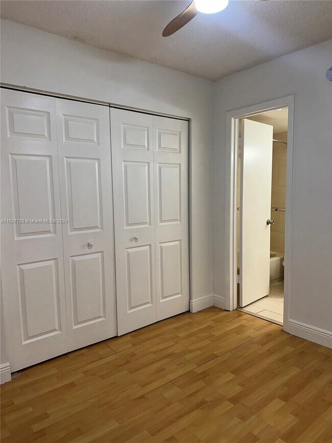 Foto del edificio - 5055 NW 7th St