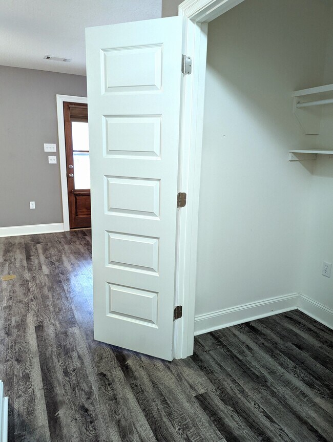 Foto del edificio - 115 Holly Dr