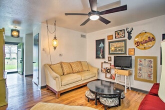 Building Photo - 5316 Redbud Ln