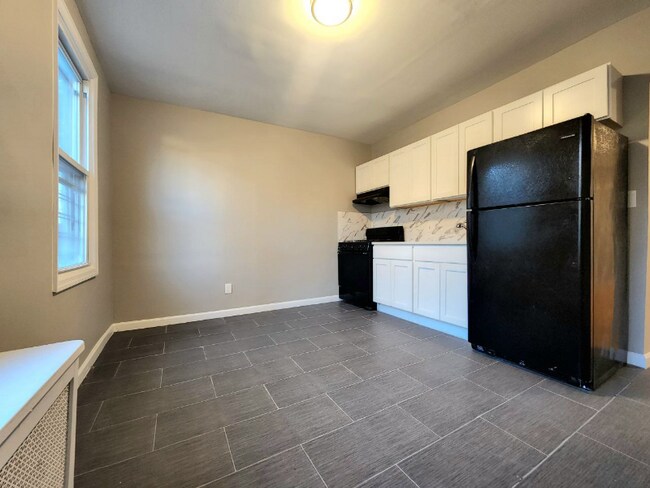 Building Photo - 294 N Park St