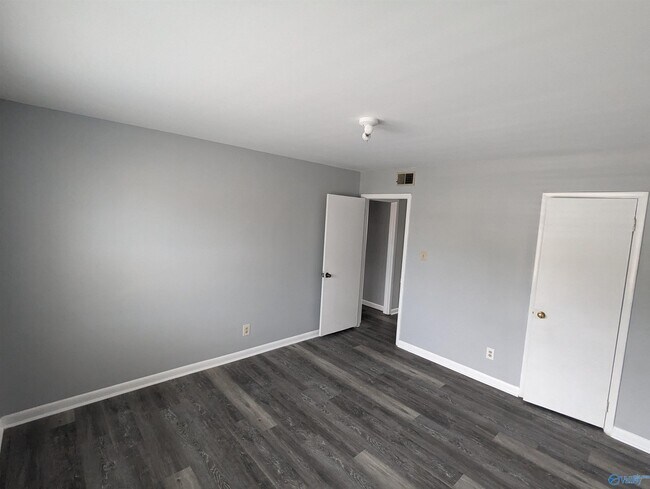 Foto del edificio - 1609 Ororke Ln SW